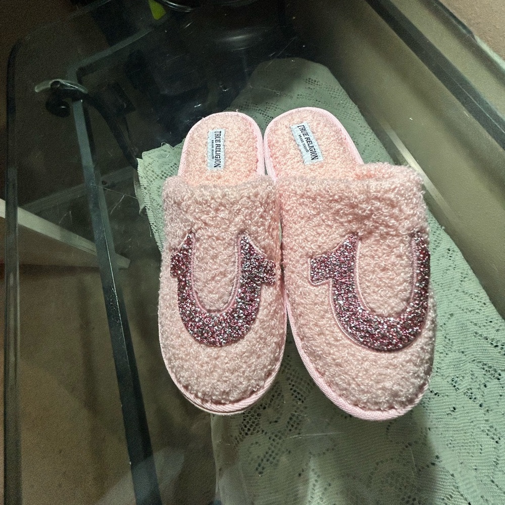 True Religion Pink Slippers size medium 6 1/2 - 7 1/2
